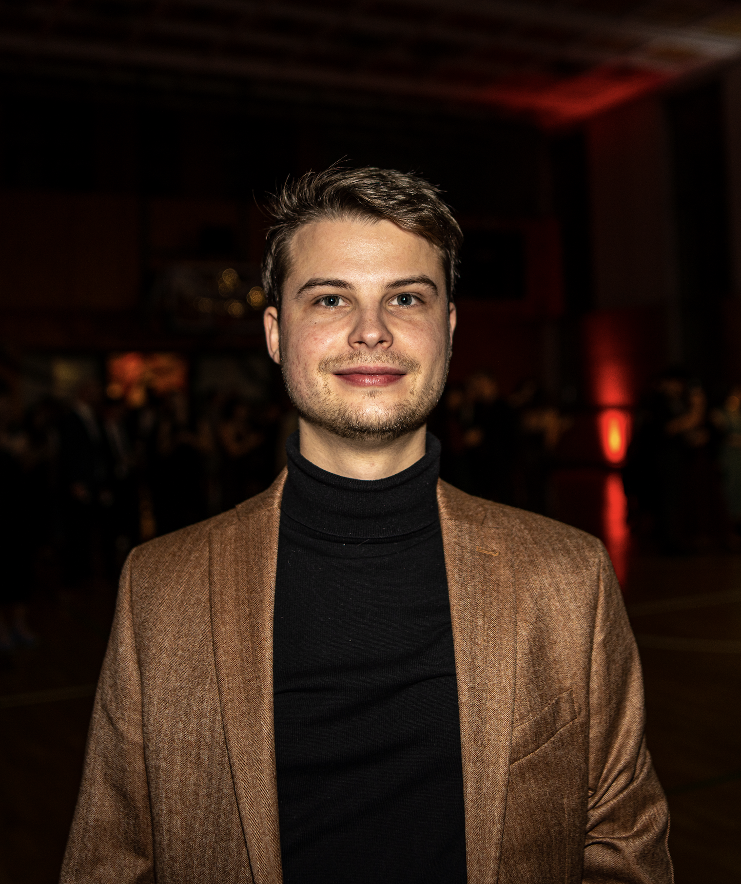 Mikolai Levente profilképe